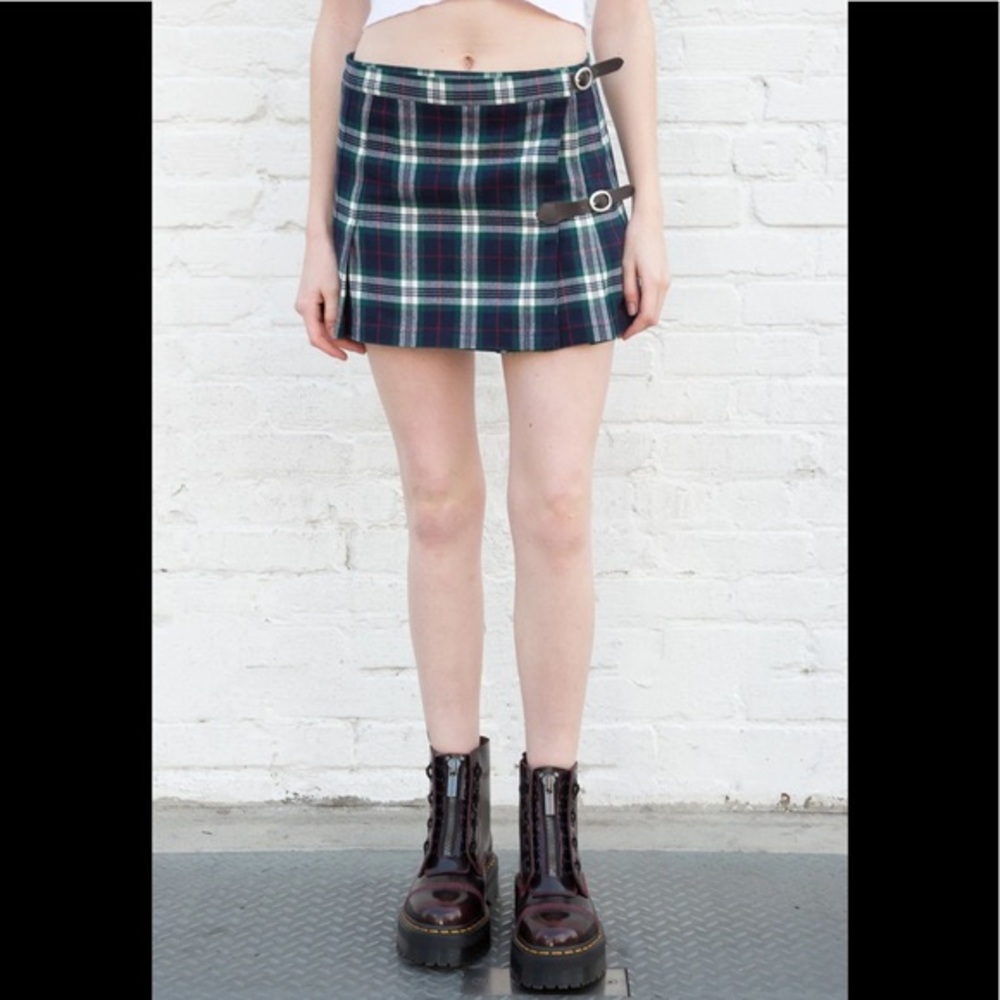 Brandy Melville Sof Low Waisted Plaid Skirt